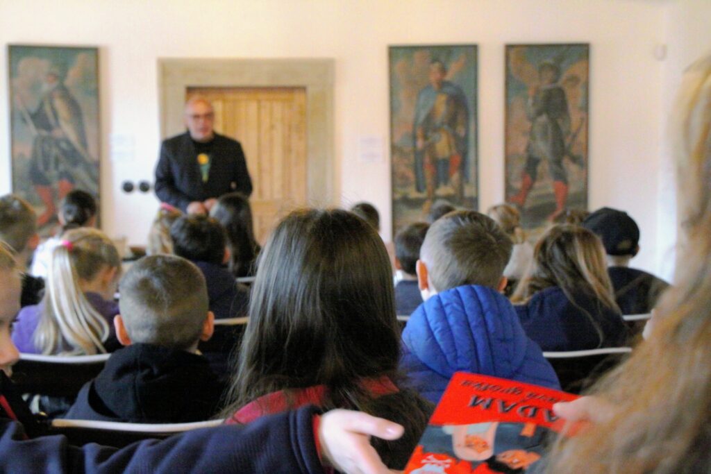 beseda so spisovateľom Miroslavom Dobiašom